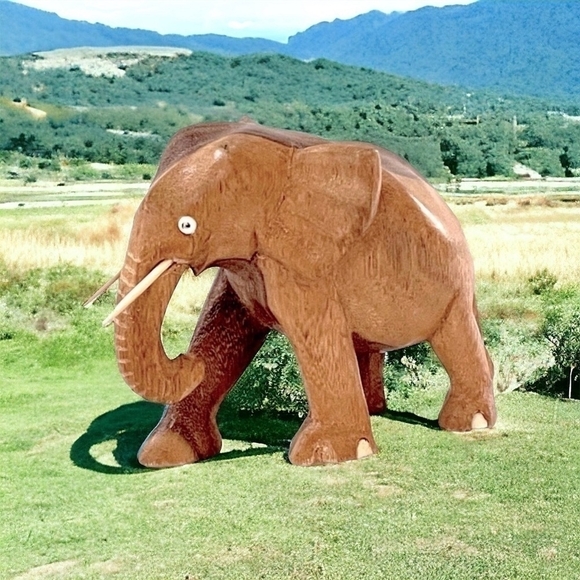 Hand Carved Tan Wood Elephant Statue Elephant Figurine Home Art Decor Gift - Picture 1 of 6